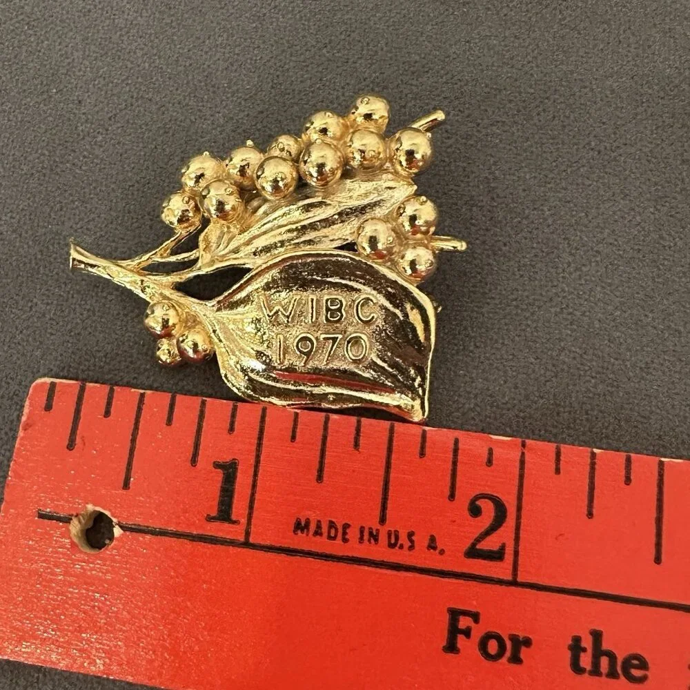 WIBC Women’s International Bowling Congress 1970‎ Gold Tone Darling Pin Brooch